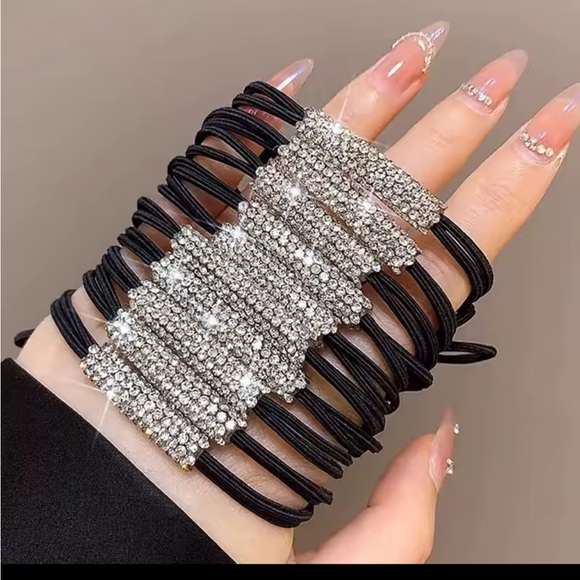 Elegant Black and Silver Hair Ties
0419 - Picture 4 of 4